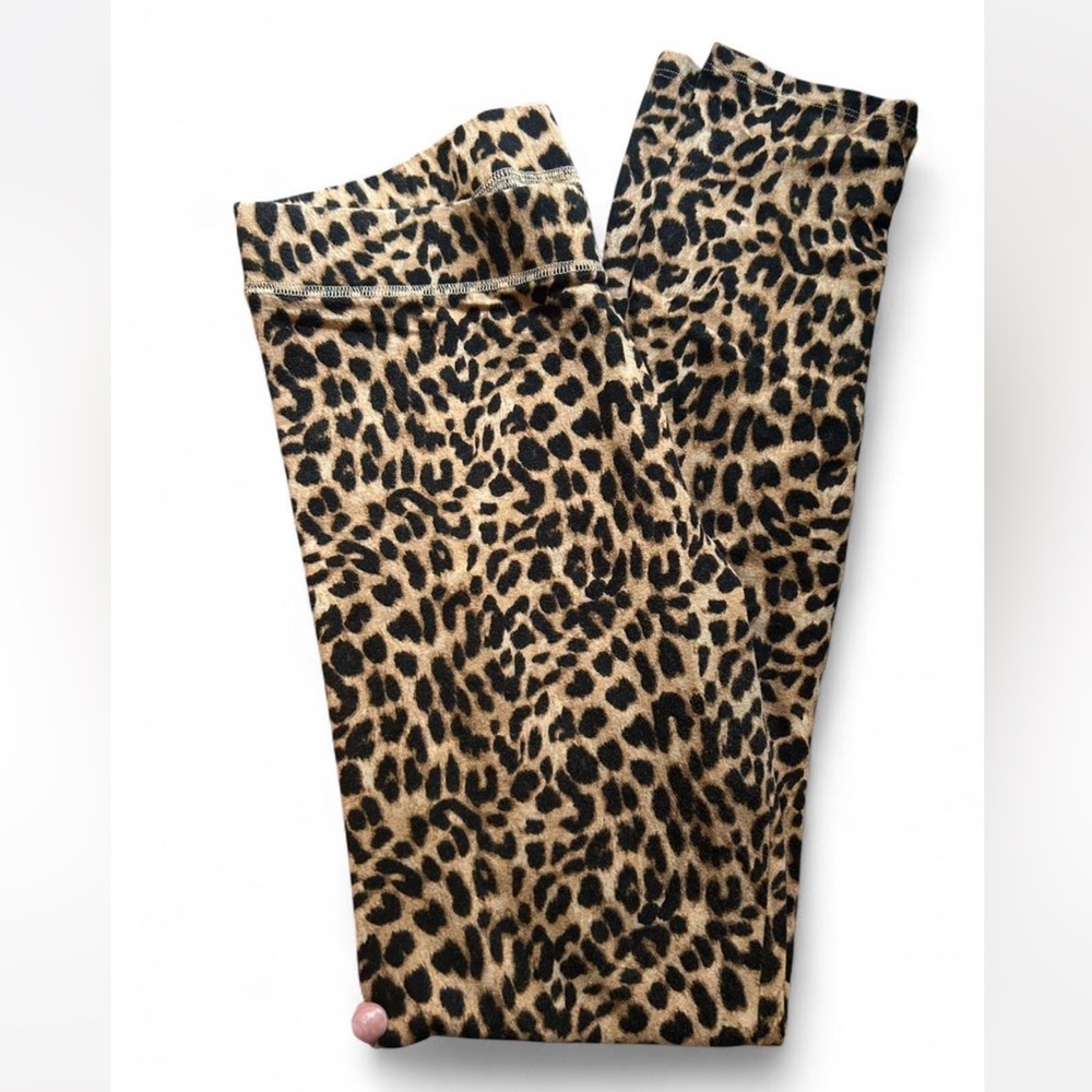 Victoria's Secret Pink Leopard Print Leggings